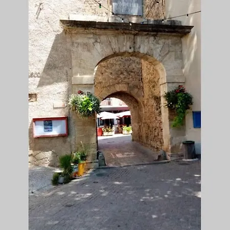 Holiday home Character Filled House Overlooking The River Cesse Bize-Minervois