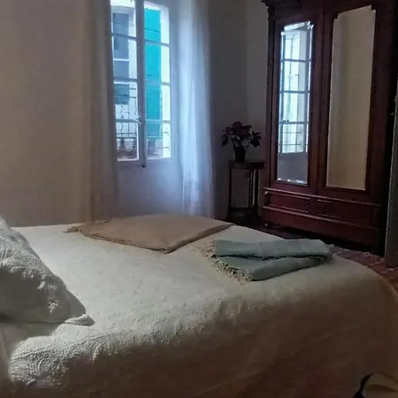 Holiday home Character Filled House Overlooking The River Cesse Bize-Minervois